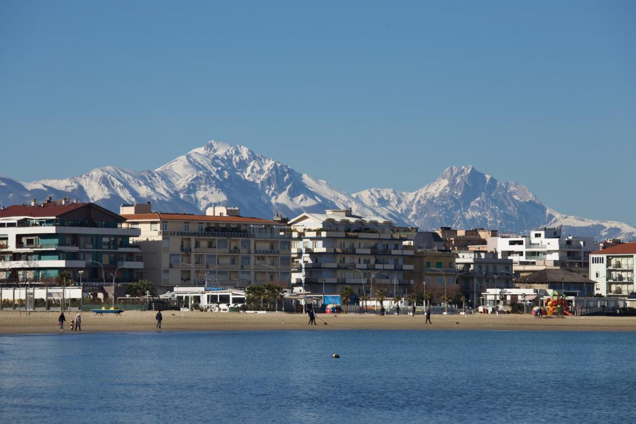 "Casa Incantevole" Fronte Mare Pescara - Appartamento Via Buozzi 외부 사진